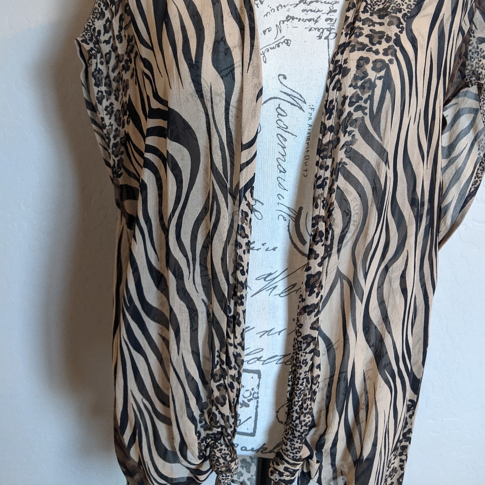 Animal Print Asymmetric Tasselled Sheer Tunic Vest - Picture 3 of 6